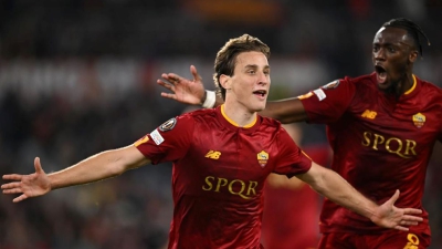 Ρόμα - Μπάγερ Λεβερκούζεν 1-0: Γκολ του Μπόβε και το Ολίμπικο «καίγεται» (video)