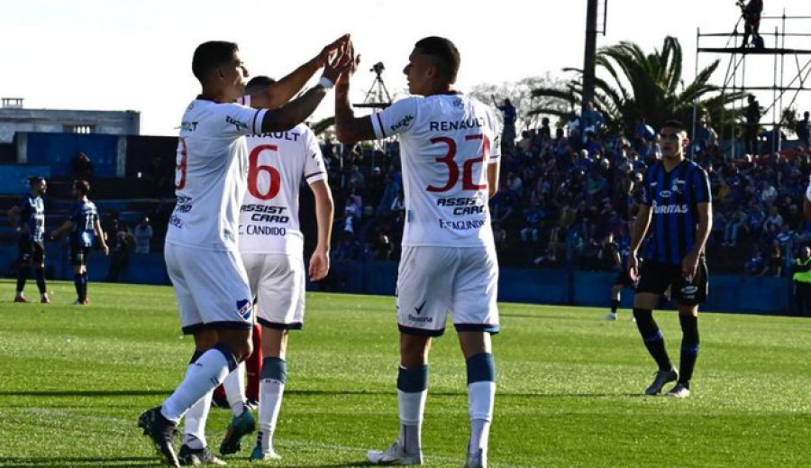 Από τα «σαλόνια» στα... αλώνια ο Σουάρες: Έπαιξε σε γήπεδο που θυμίζει τα τοπικά της Ελλάδας! (video)