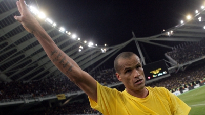 ΑΕΚ: Τα τέσσερα γκολ στον Ολυμπιακό και τα τέσσερα δάχτυλα του Ριβάλντο (video)