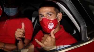 Έφτασε στην Αθήνα για τον Ολυμπιακό ο Ρόνι Λόπες!