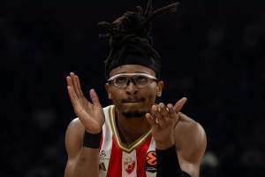 'Αριστα... δεκάδα: «Λάβα» Ερυθρού στο Βελιγράδι - Επικράτηση επί της Παρί με 94-81!