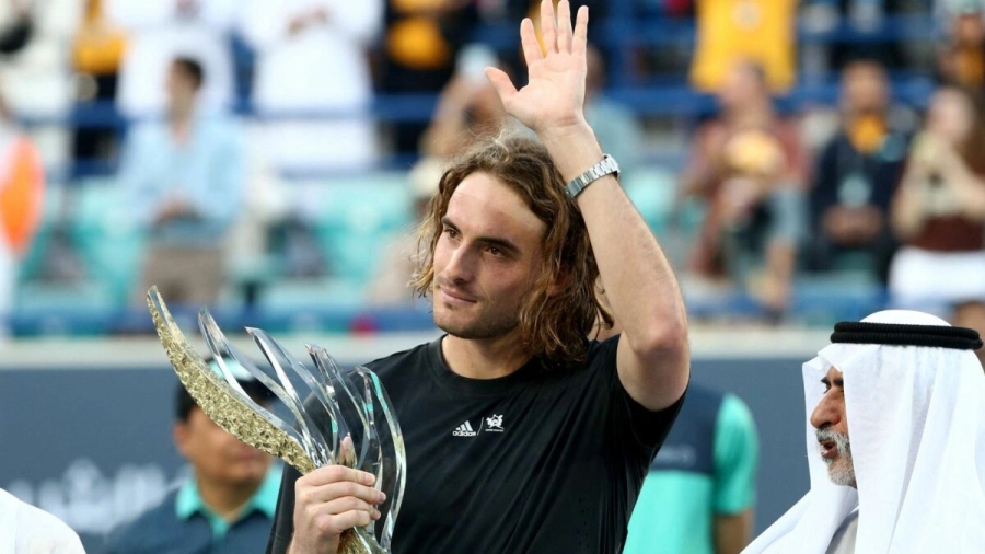 Κέρδισε τον Ρούμπλεφ και το... σήκωσε ο Τσιτσιπάς!