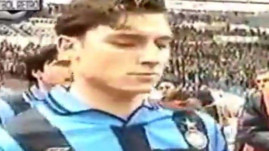 Πώς ο θάνατος ενός οπαδού της Τζένοα, «έντυσε» τον Τότι στα χρώματα της Ίντερ (video)