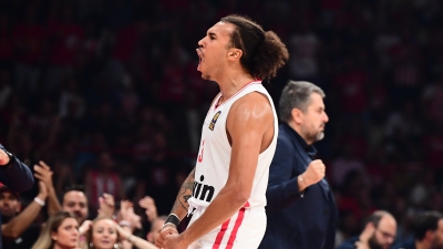 Καρδιοχτύπησε, αλλά τα κατάφερε στο φινάλε ο Ολυμπιακός: «Ερυθρόλευκο» το πρώτο ντέρμπι της σεζόν!