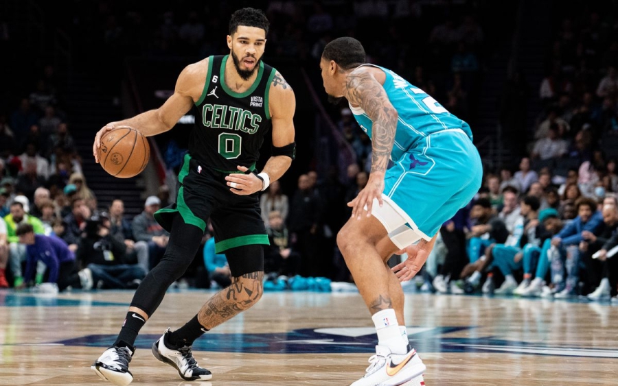 NBA: 12ος παίκτης στη σεζόν με 50+ πόντους ο Τζέισον Τέιτουμ εναντίον των Χόρνετς