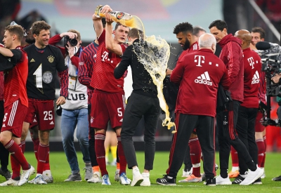 Μπάγερν Μονάχου: Έξαλλοι πανηγυρισμοί για το 32ο τίτλο στην Allianz Arena