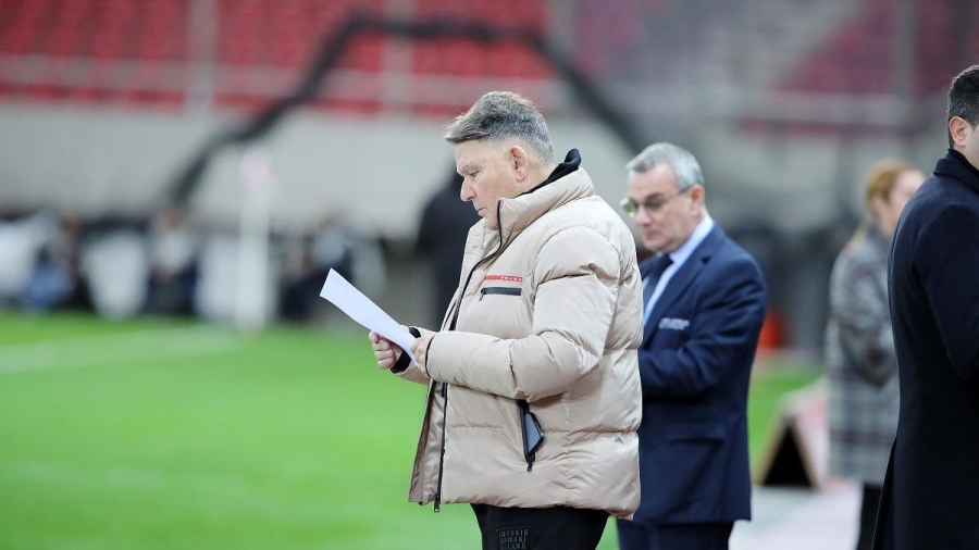 Κούγιας: «Θα κάνουμε μία ομάδα που θα κερδίζει τον διαιτητή και το VAR» (video)