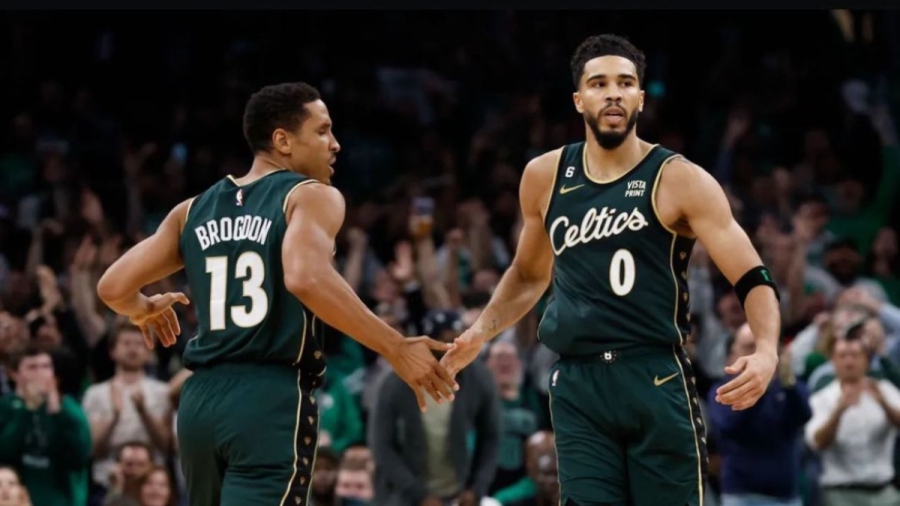 Σέλτικς: Ο Χόλιντεϊ ήρθε, μα ο Τέιτουμ «έχασε» τους Γουίλιαμς - Μπρόγκντον και… πληγώθηκε!