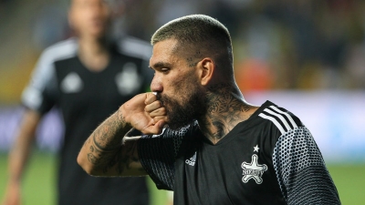 Ο Δημήτρης Κολοβός στο «BN Sports»: «Πολύ μεγάλη διάκριση για όλους μας - Με εμπιστεύονται και παίζω στη θέση μου»