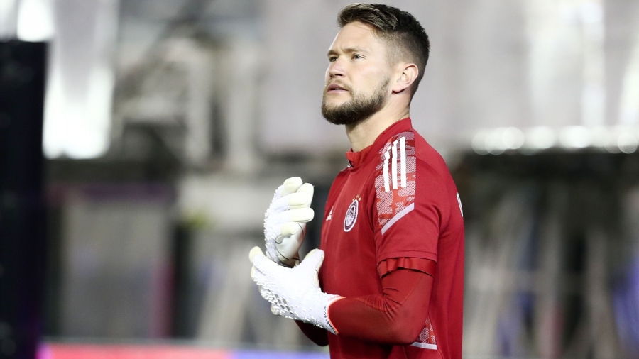 Ολυμπιακός: Ο Βατσλίκ συγκρούστηκε με τον Μανωλά και έκανε 8 ράμματα στο κεφάλι!