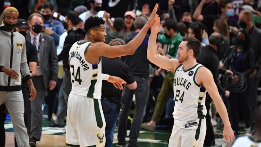 Επέκταση συμβολαίου στον Πατ Κόνατον από τους Μιλγουόκι Μπακς