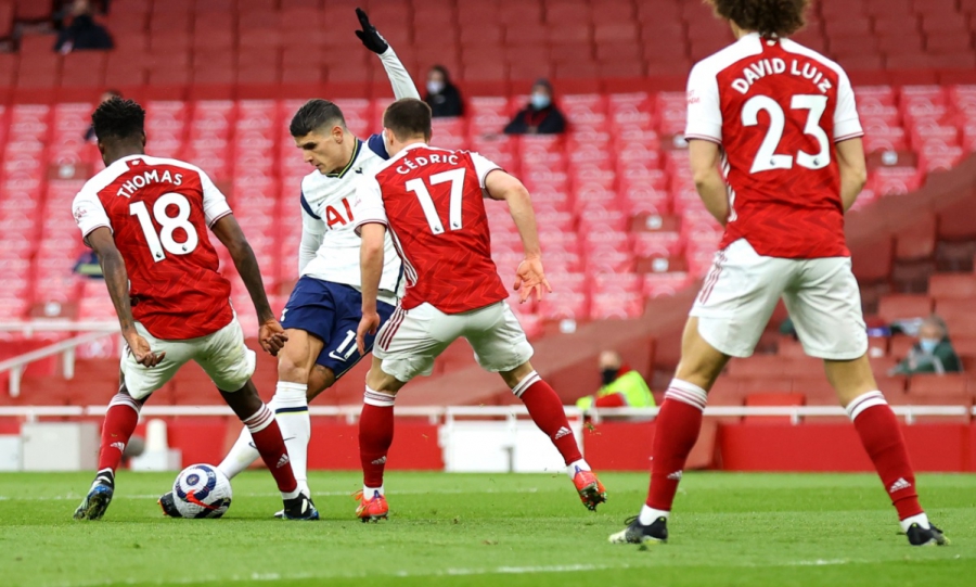 Από τον Ζιρού στον Λαμέλα: Η Premier League βάζει τις γκολάρες της χρονιάς (video)