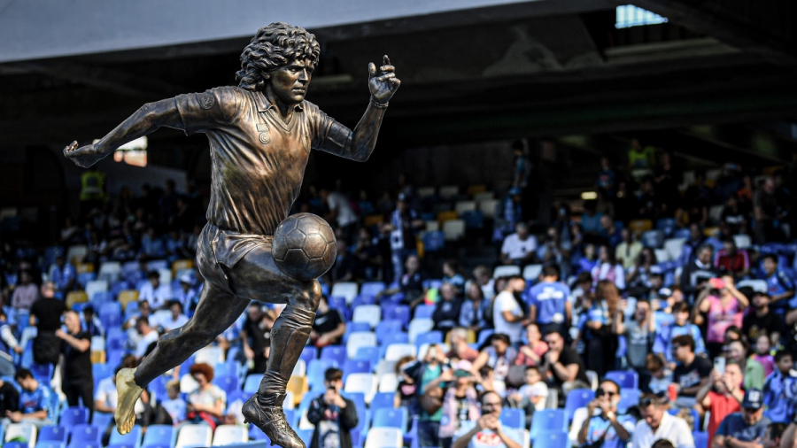 Το εντυπωσιακό άγαλμα της Νάπολι για τον Μαραντόνα!