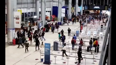 «Πανζουρλισμός» στο αεροδρόμιο της Βολιβίας για την άφιξη του Μέσι! (video)