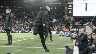 Ο Γκουαρδιόλα κλώτσησε μπουκάλι, χτύπησε άνθρωπο στον πάγκο και πήγε να τον αγκαλιάσει! (video)