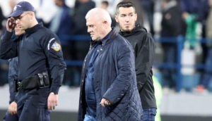 Μελισσανίδης: «Πως είναι δυνατόν να παίξουμε σε έναν αγώνα με κοντύτερα δοκάρια;»