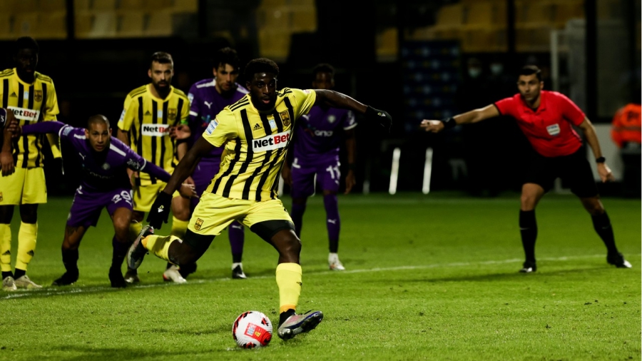 Άρης – ΟΦΗ 2-0: Δεύτερο πέναλτι και δεύτερο γκολ για του γηπεδούχους με τον Καμαρά! (video)