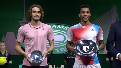 Τσιτσιπάς σε Αλιασίμ: «Σου εύχομαι ολόψυχα να κερδίσεις κι άλλους τίτλους, αλλά όχι όταν είμαι εγώ στο τουρνουά» (video)