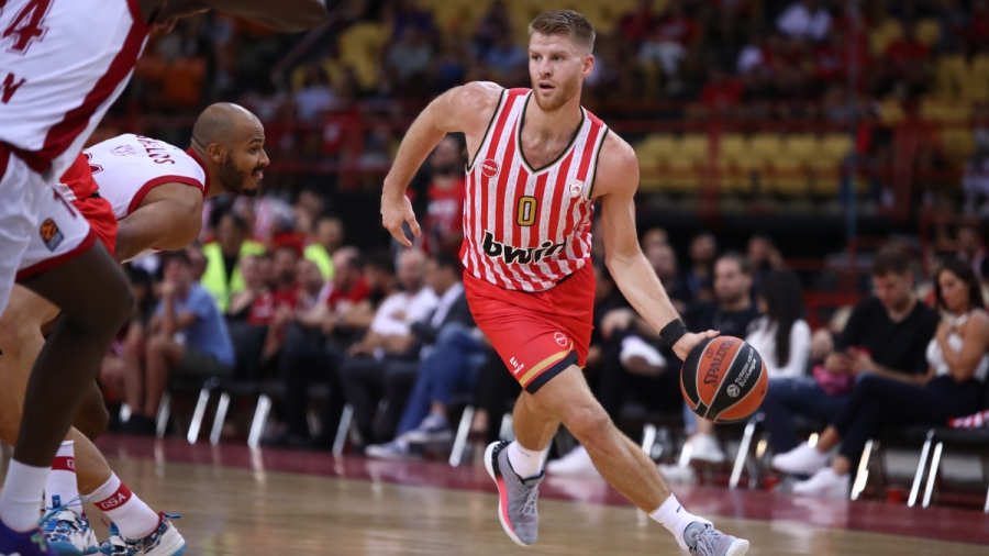 Φιλική ήττα από την Αρμάνι για τον Ολυμπιακό (50-57) στη μεγάλη βραδιά του Σπανούλη (video)