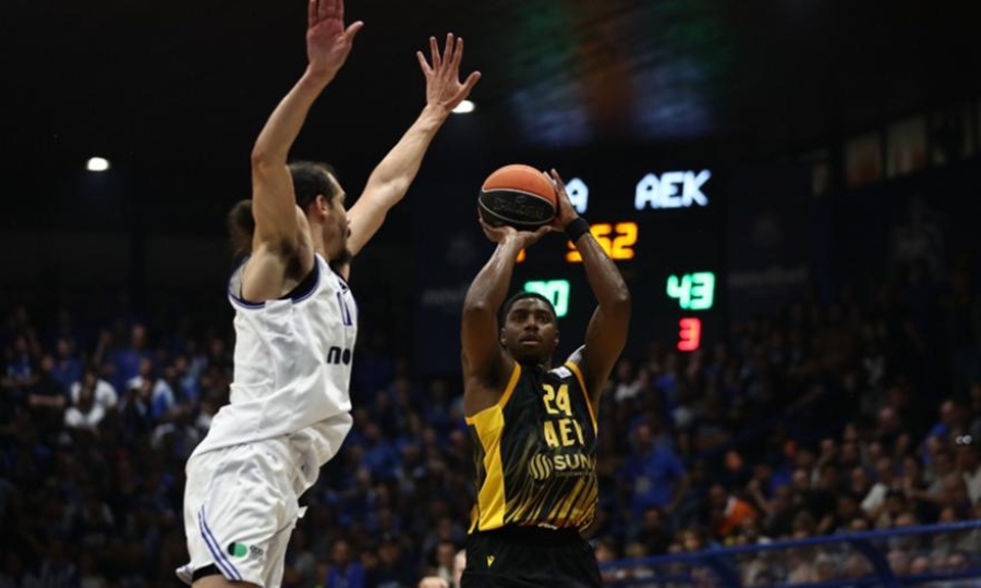 Πέρασε εύκολα από το... Ιβανώφειο η ΑΕΚ και συνεχίζει το σερί της στην GBL!