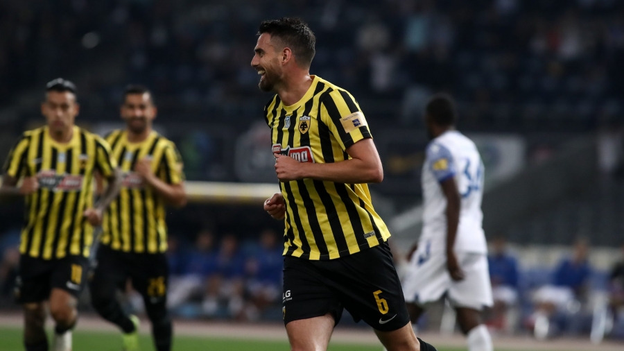 Λε Ταλέκ: «Πρέπει να παλέψεις για τη θέση σου στην ΑΕΚ»