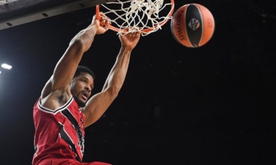 Aρμάνι Μιλάνο: «Δένει» Χάινς, κοιτάει και Μπράντον Ντέιβις