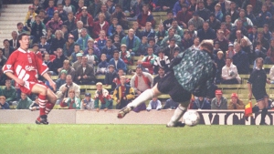 Λίβερπουλ: Η μέρα που εκτοξεύτηκε το «αστέρι» του Ρόμπι Φάουλερ! (video)