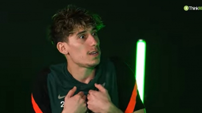 Τρέλα για Τσιμίκα: Τραγούδι προς τιμήν του από τους φίλους της Λίβερπουλ