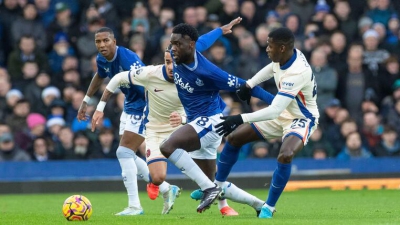 Η Τσέλσι θέλει να παραμείνει κοντά στην 5αδα και το Pamestoixima το υποστηρίζει!