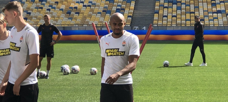 Στη προπόνηση της Σαχτάρ ο Λούκας Τέιλορ