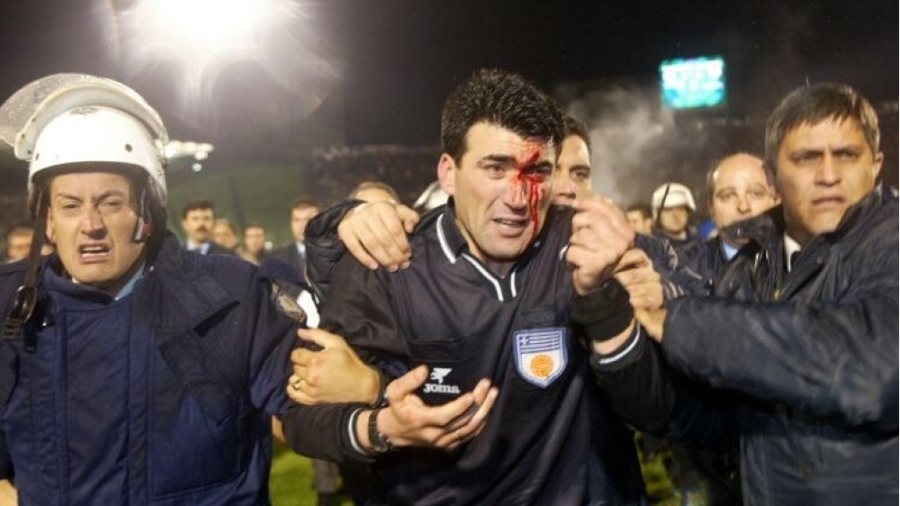 Παναθηναϊκός – Ολυμπιακός: Μία… αιώνια, πραγματική μάχη, που έμεινε στην ιστορία ως το «ντέρμπι του Ευθυμιάδη»! (video)