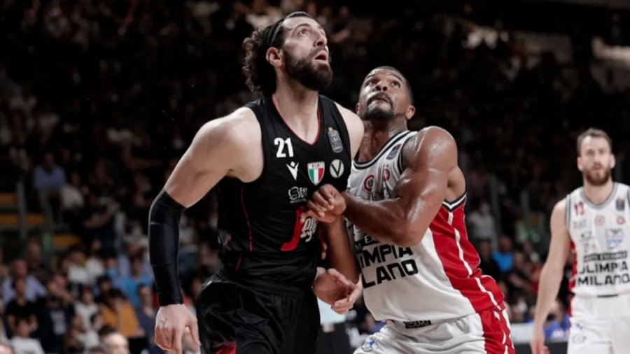 Ο Σενγκέλια είπε... αντίο στη Μπολόνια!