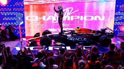 Formula 1:«Super Max» για τρίτη φορά στην κορυφή του κόσμου – Τι τον συνδέει με Λάουντα, Σουμάχερ και Χάμιλτον;