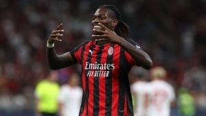 «Τρέχει και... θα φτάσει;»: Νίκη ίσον κυνήγι για Μίλαν - Η πόλη στα δύο κόντρα στην κλεψύδρα!