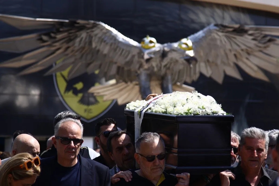 ΑΕΚ: Συγκίνηση και δέος για το «ύστατο χαίρε» στον Δημήτρη Χατζηχρήστο