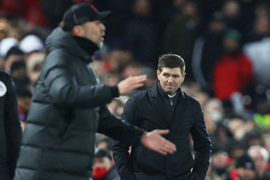 Τζέραρντ κατά δημοσιογράφων: «Ό,τι και να λέτε, εγώ θέλω να κερδίσω για τη Βίλα και όχι για να σταματήσω τη Λίβερπουλ»