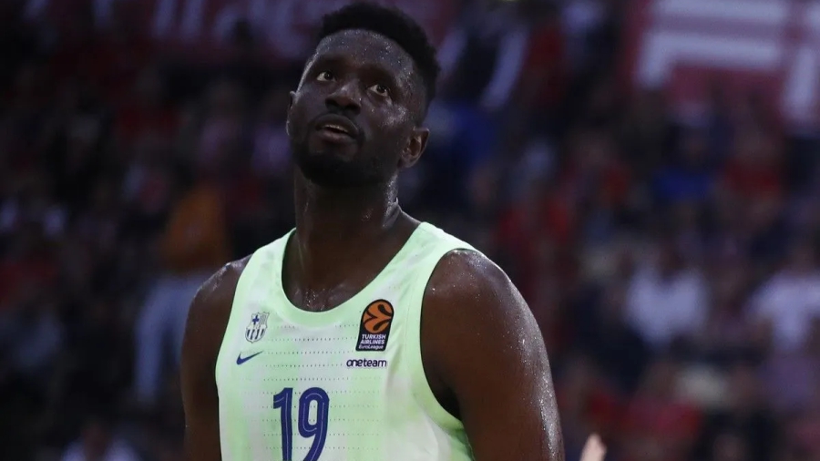 «Ανατροπή και παραμένει στην Μπαρτσελόνα ο Γιουσούφα Φαλ!»