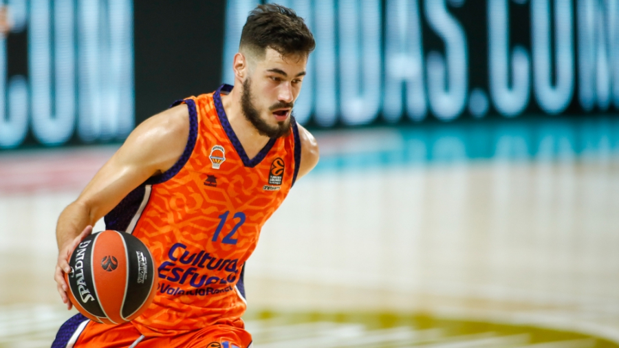 Η Μπαρτσελόνα περιμένει απάντηση για τον Κάλινιτς, αλλά η Βαλένθια κάνει διακοπές