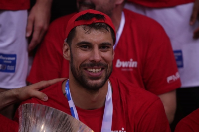 Oλυμπιακός: Αποχαιρέτησαν τον Γιώργο Πρίντεζη οι παλαίμαχοι των «ερυθρολεύκων»