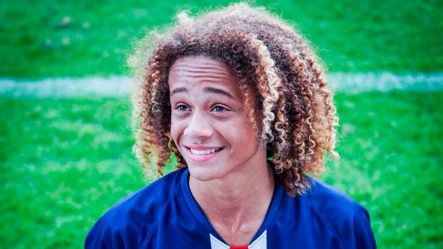 Περιζήτητος ο Τσάβι Σίμονς – θέλει να μείνει στην Παρί Σεν Ζερμέν ο «μικρός»!