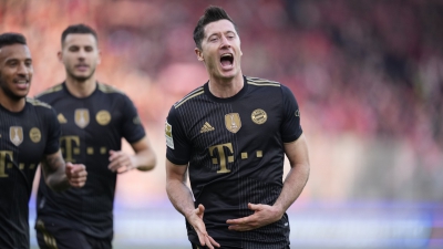 Bundesliga: «Περίπατος» για Μπάγερν και Ντόρτμουντ - Συνεχίζει... ακάθεκτη η Φράιμπουργκ - Σπουδαίο διπλό για Βόλφσμπουργκ! (video)