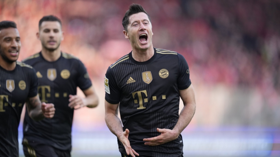 Bundesliga: «Περίπατος» για Μπάγερν και Ντόρτμουντ - Συνεχίζει... ακάθεκτη η Φράιμπουργκ - Σπουδαίο διπλό για Βόλφσμπουργκ! (video)