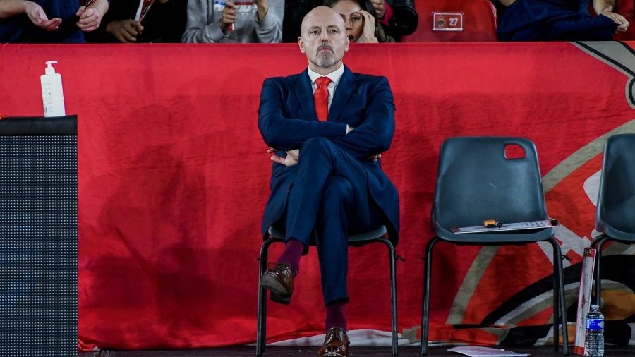 Ομπράντοβιτς:  «H πίεση πηγαίνει στον Ολυμπιακό»