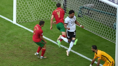 Πορτογαλία - Γερμανία 1-2: Διπλό αυτογκόλ και απίστευτη ανατροπή από τα «πάντσερ»! (video)