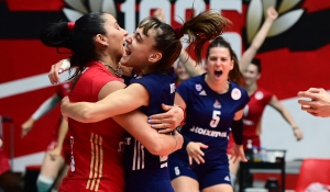 Volley League Γυναικών: Ο Ολυμπιακός νίκησε τον Παναθηναϊκό σε τελικό - «διαφήμιση» και έκανε το 1-0!