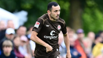 Ζανκτ Πάουλι: Ανεπίσημο ντεμπούτο με χατ τρικ σε… ασίστ για τον Σάλιακα!