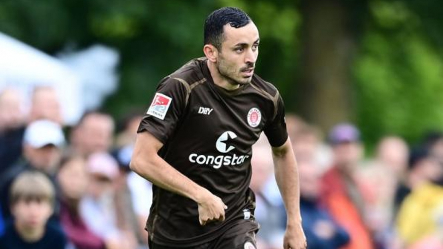 Ζανκτ Πάουλι: Ανεπίσημο ντεμπούτο με χατ τρικ σε… ασίστ για τον Σάλιακα!