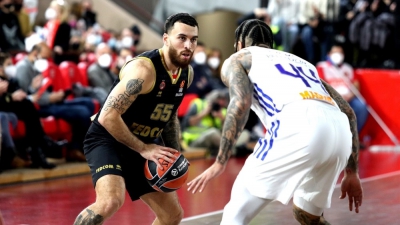 «Ζήλεψε» το συμβόλαιο του Κέβιν Πάνγκος ο Μάικ Τζέιμς και θέλει περισσότερα λεφτά