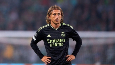 Λούκα Μόντριτς: Έγινε 100άρης και «κυνηγά» Κριστιάνο Ρονάλντο, Μαρσέλο, αλλά γιατί να μην φτάσει και τους Πούσκας, Ντι Στέφανο; (video)