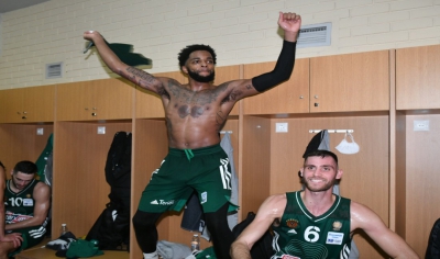 Παναθηναϊκός: Έξαλλοι πανηγυρισμοί στα αποδυτήρια του ΣΕΦ